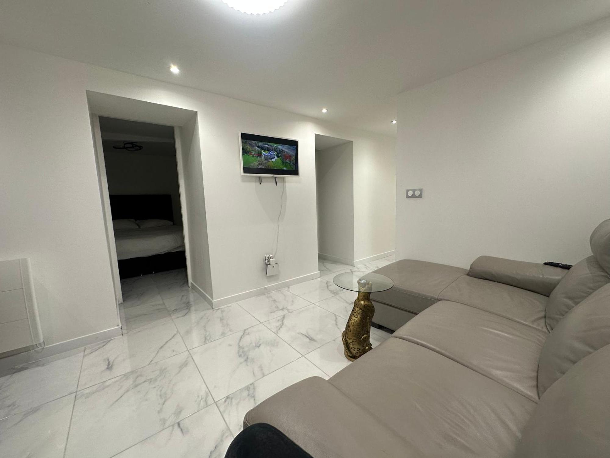 Appartement Calme Moderne Proche De Disneyland Wifi & Cafe Gratuit & Arrivee Autonome บุสซี-แซ็ง-ฌอร์ฌ ภายนอก รูปภาพ